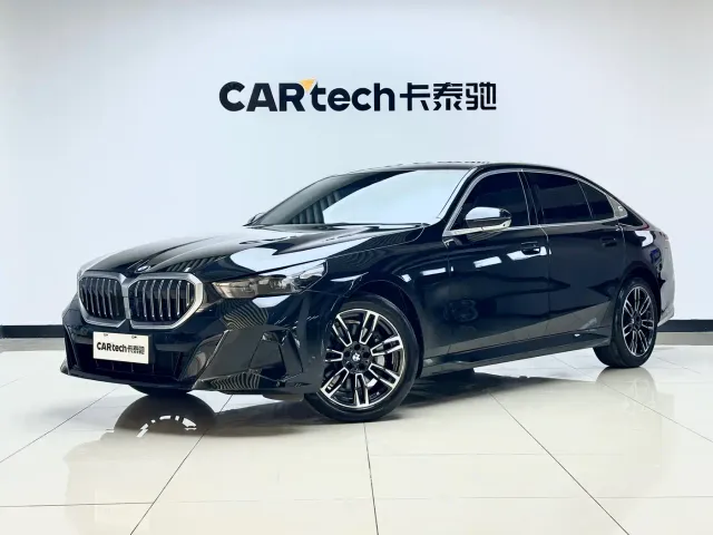 BMW 5 Series — Фото автомобиля 3