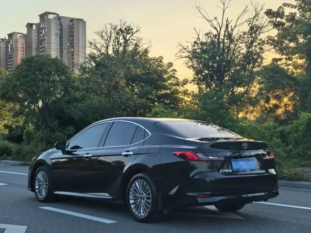 Toyota Camry — Фото автомобиля 6