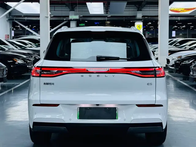 Geely Galaxy E5 — Фото автомобиля 14