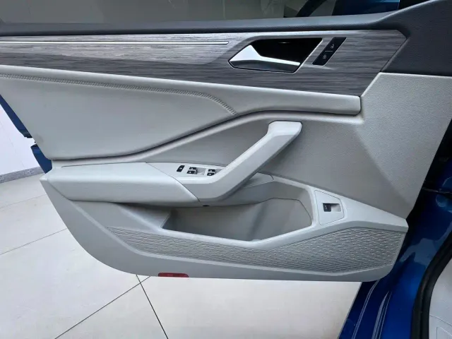 Volkswagen Sagitar — Фото автомобиля 16