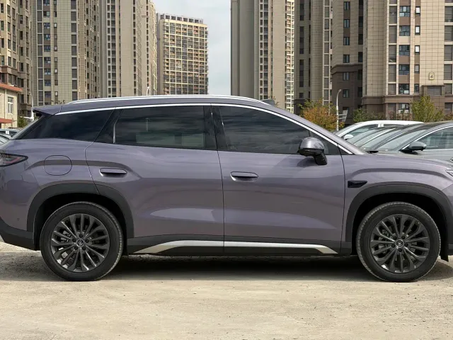 BYD Song Ultra — Фото автомобиля 8