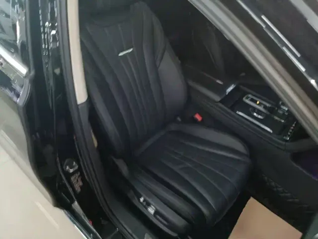 Hongqi H5 — Фото автомобиля 24