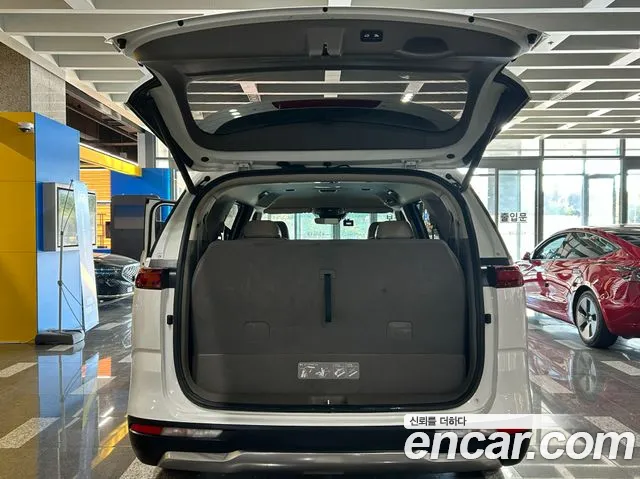 Kia Carnival Generation 4 — Фото автомобиля 19