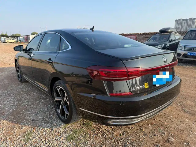 Volkswagen Passat — Фото автомобиля 8