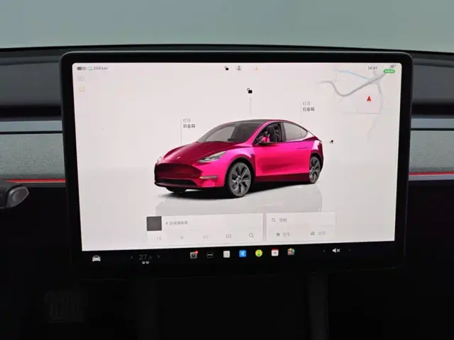 Tesla Model Y — Фото автомобиля 14