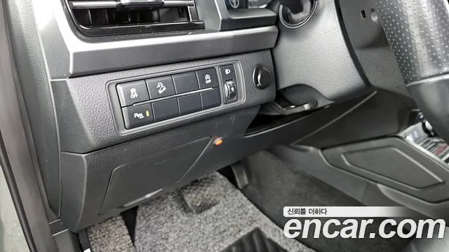 KG_Mobility_Ssangyong Rexton Новый Rexton Sport Khan Дизель 2.2 4WD — Фото автомобиля 11