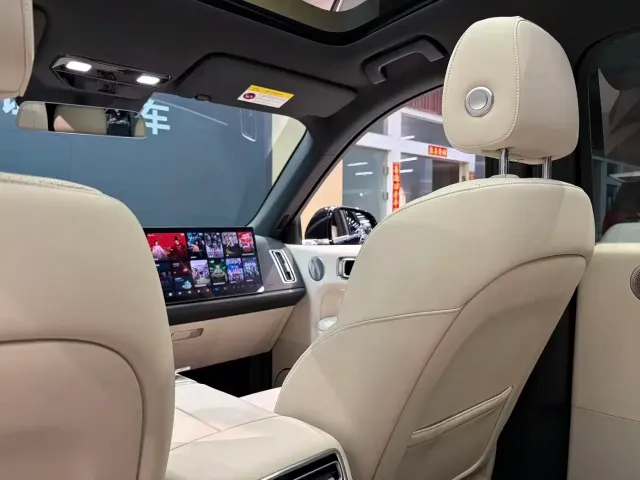 Li Auto L6 — Фото автомобиля 12