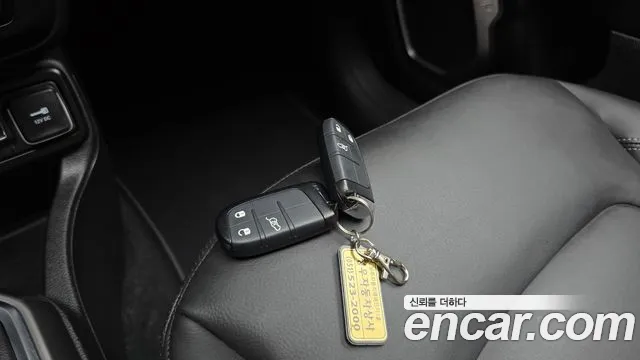 Jeep Renegade — Фото автомобиля 27