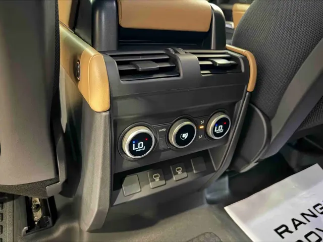 Land Rover Defender — Фото автомобиля 18