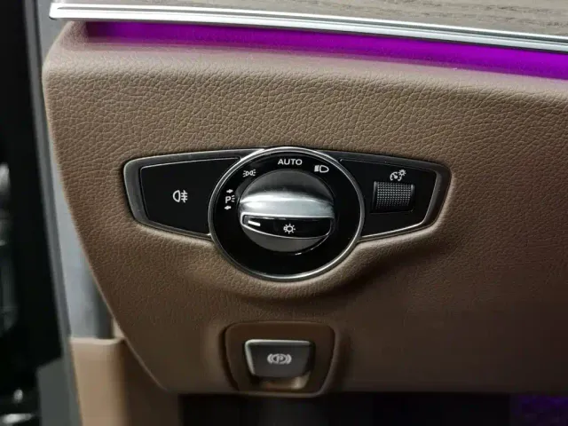 Mercedes-Benz E-Class — Фото автомобиля 21