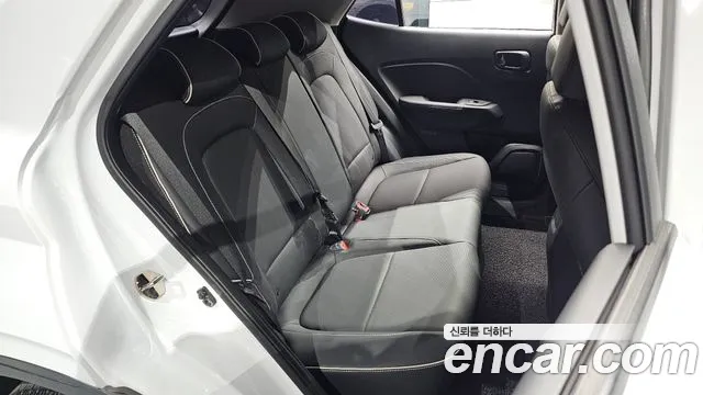 Hyundai Venue — Фото автомобиля 17