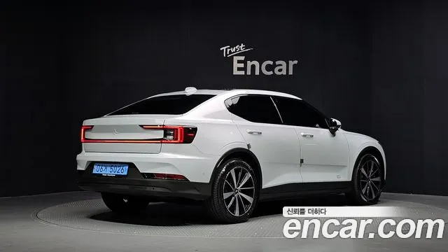 Polestar Polestar 2 — Фото автомобиля 2
