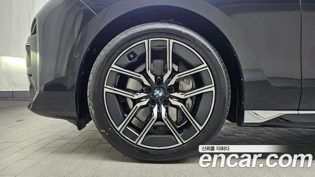 BMW 7-Series 7 серия (G70) 740i xDrive M Sport — Фото автомобиля 5