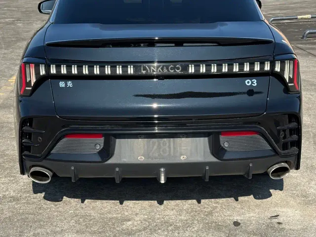 Lynk & Co 03 — Фото автомобиля 10