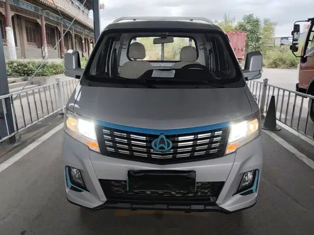Changan Kuayue Xinbao T3 EV — Фото автомобиля 2