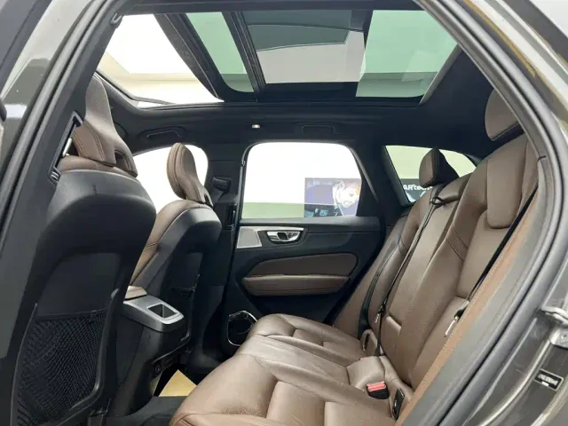 Volvo XC60 — Фото автомобиля 20