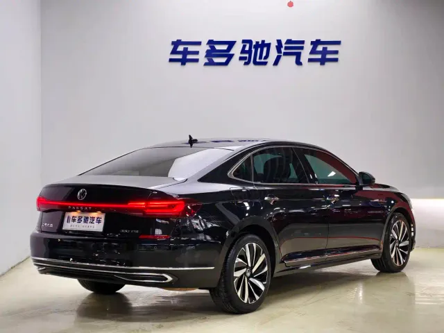 Volkswagen Passat — Фото автомобиля 7