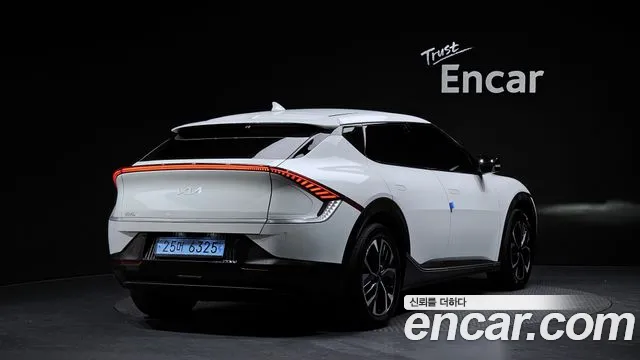 Kia EV6 — Фото автомобиля 2