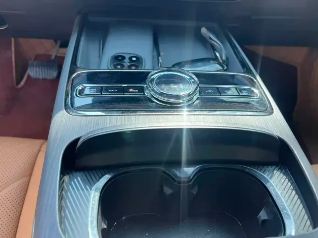 Geely Galaxy Xingyao 8 — Фото автомобиля 11