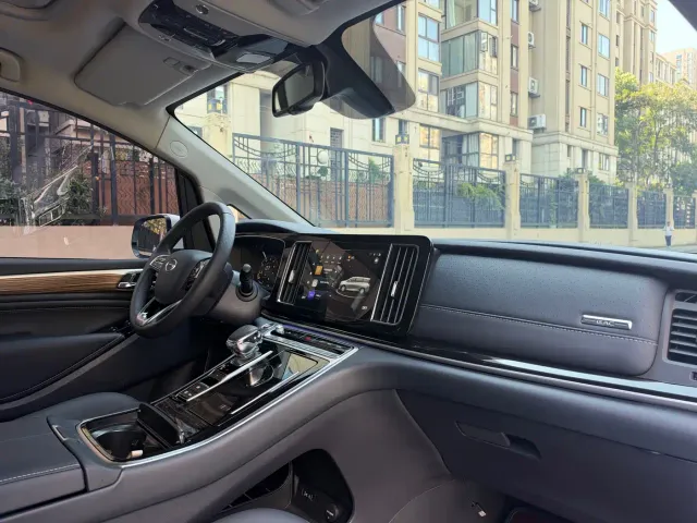 GAC Trumpchi M8 — Фото автомобиля 9
