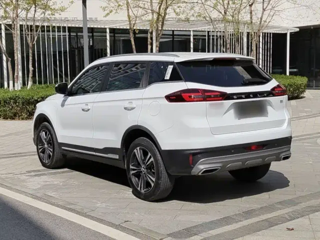 Geely Boyue — Фото автомобиля 6