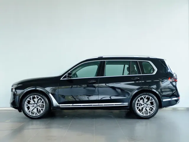 BMW X7 — Фото автомобиля 2