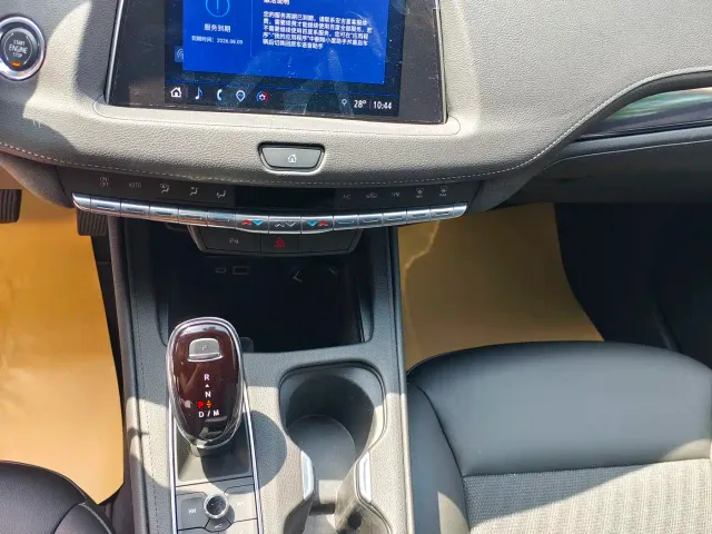 Cadillac XT4 — Фото автомобиля 10