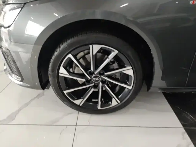 Audi A4L — Фото автомобиля 24