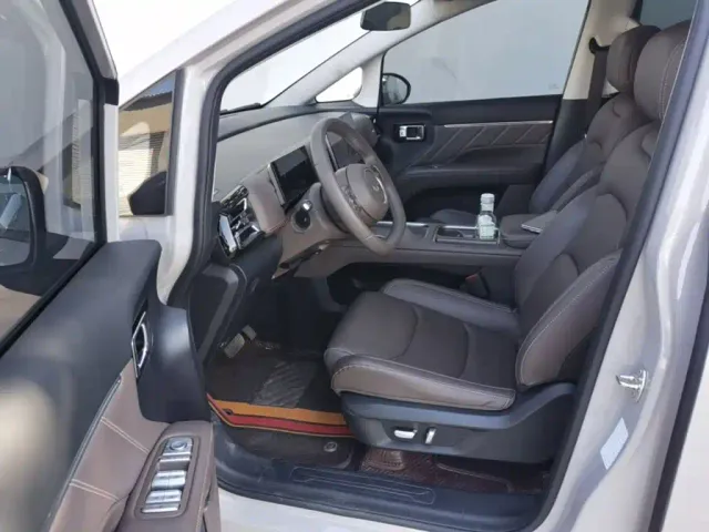 Wuling Starlight 730 — Фото автомобиля 15
