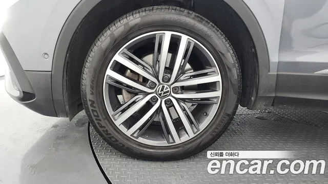 Volkswagen Tiguan — Фото автомобиля 5