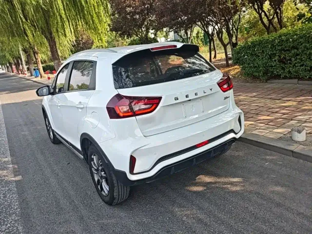 Geely Vision X3 — Фото автомобиля 4