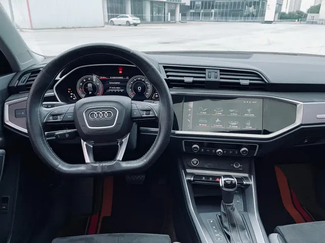 Audi Q3 — Фото автомобиля 12
