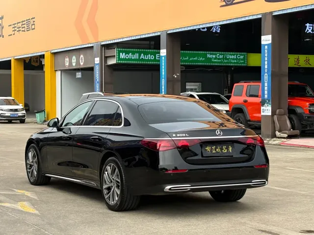 Mercedes-Benz E-Class — Фото автомобиля 20