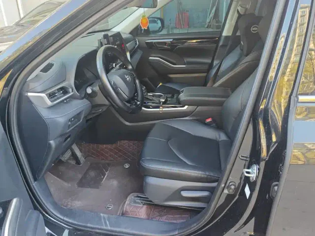 Toyota Highlander — Фото автомобиля 9