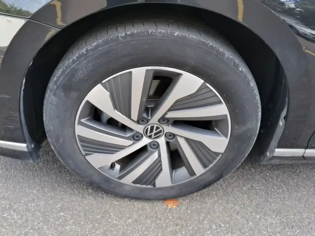 Volkswagen Magotan GTE Plug-in Hybrid 2022 GTE Luxury — Фото автомобиля 22