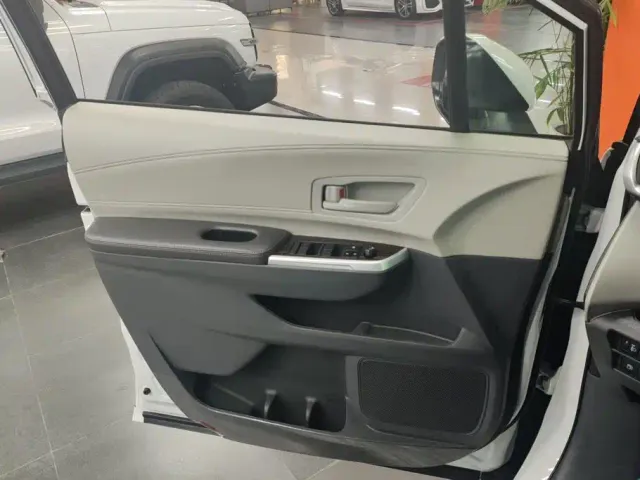 Toyota Granvia — Фото автомобиля 7
