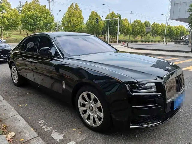 Rolls-Royce Ghost — Фото автомобиля 9
