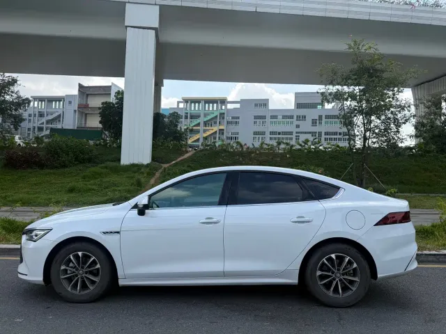 BYD Qin PLUS — Фото автомобиля 7