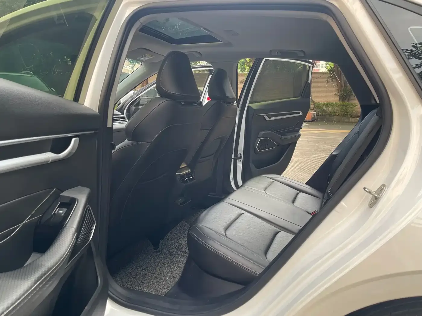 Geely Emgrand 2023 4th Generation Champion Edition 1.5L CVT Premium — Фото автомобиля 10