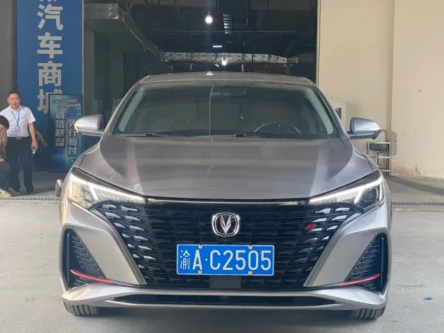 Changan Eado — Фото автомобиля 2