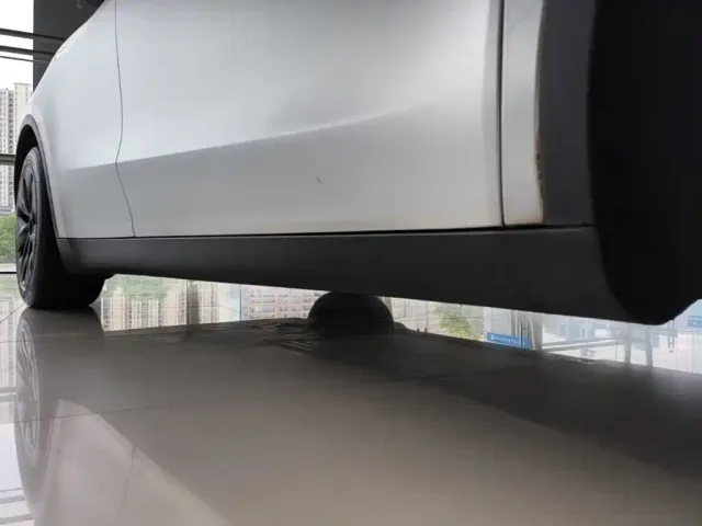 Tesla Model Y — Фото автомобиля 20