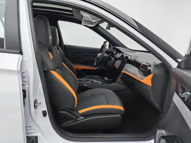 Dongfeng Yixuan GS — Фото автомобиля 23