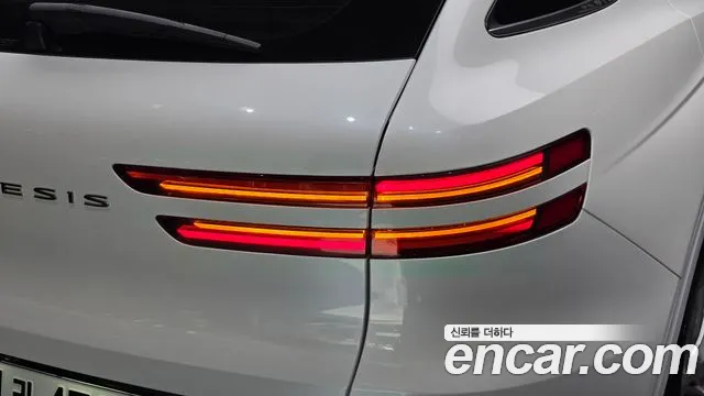 Genesis GV70 — Фото автомобиля 8