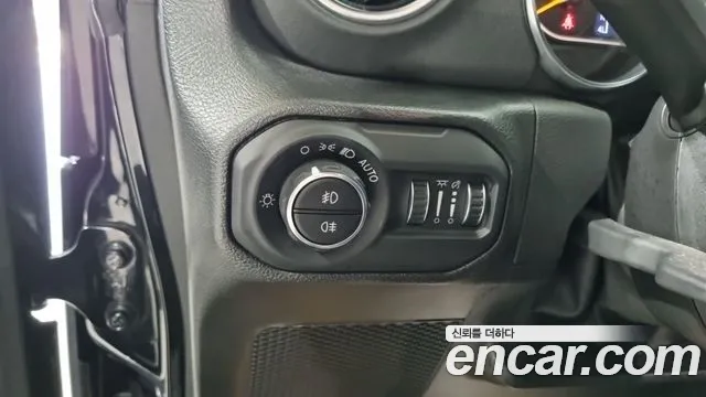 Jeep Wrangler JL — Фото автомобиля 16