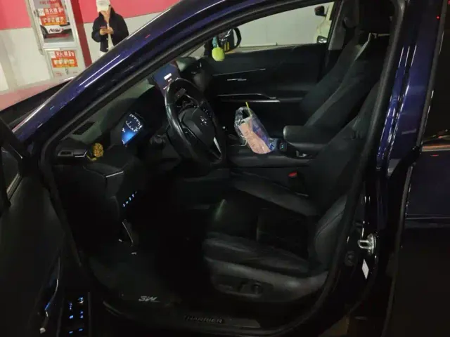 Toyota Harrier — Фото автомобиля 9