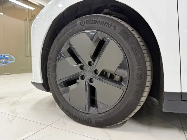 Li Auto i8 — Фото автомобиля 7