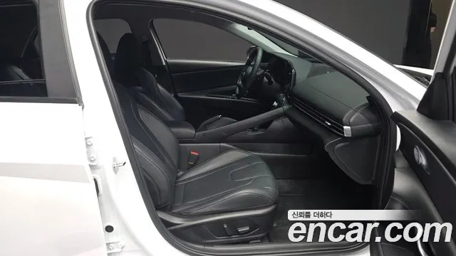Hyundai AVANTE Avante (CN7) — Фото автомобиля 11