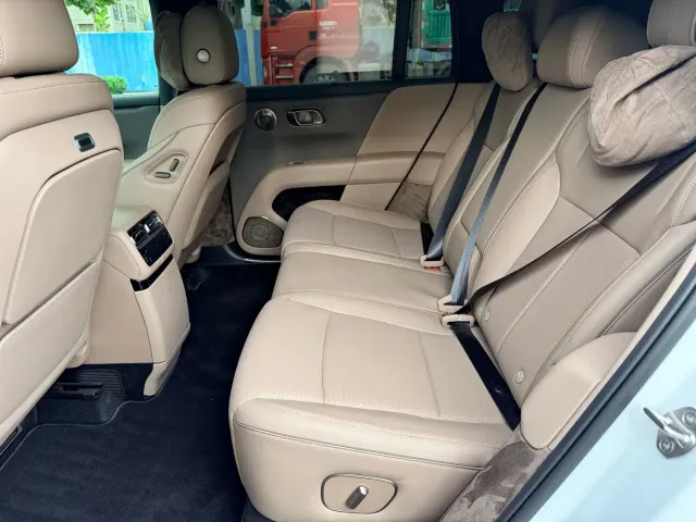 Li Auto i6 — Фото автомобиля 8