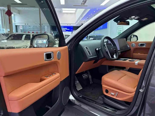 Li Auto L6 — Фото автомобиля 20