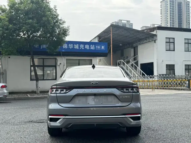 Ford Mondeo — Фото автомобиля 8